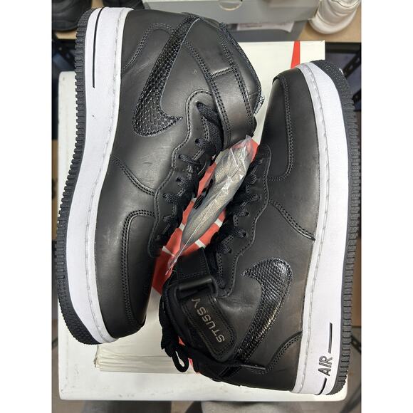Nike Stussy x Air Force 1 \'07 Mid SP Black Snakeskin Leather DJ7840-001 Size 8.5 main image 4